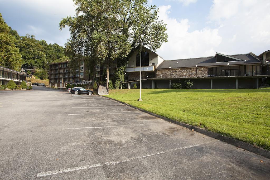 Four Seasons Motor Lodge Gatlinburg Exterior photo
