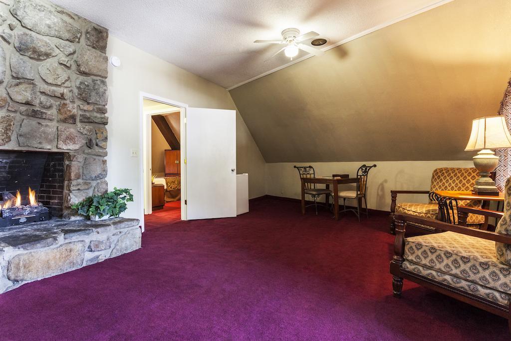 Four Seasons Motor Lodge Gatlinburg Room photo