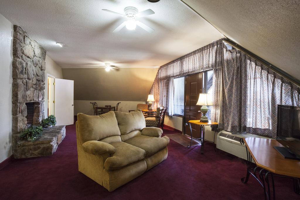 Four Seasons Motor Lodge Gatlinburg Room photo