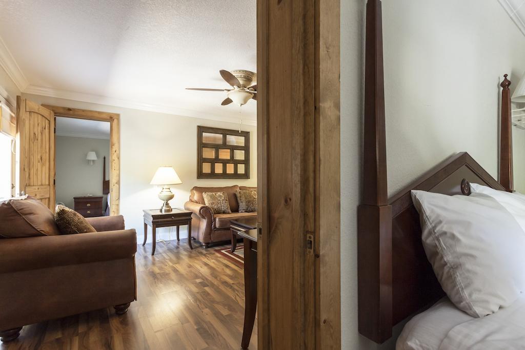 Four Seasons Motor Lodge Gatlinburg Room photo