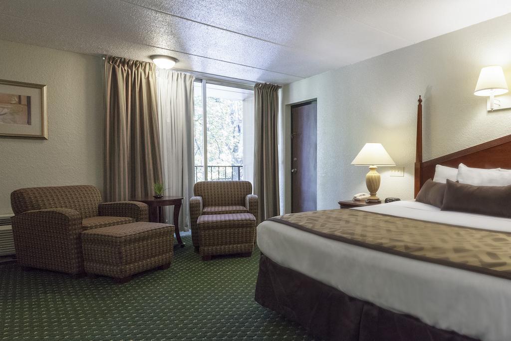 Four Seasons Motor Lodge Gatlinburg Exterior photo