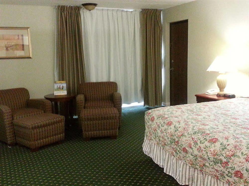 Four Seasons Motor Lodge Gatlinburg Exterior photo